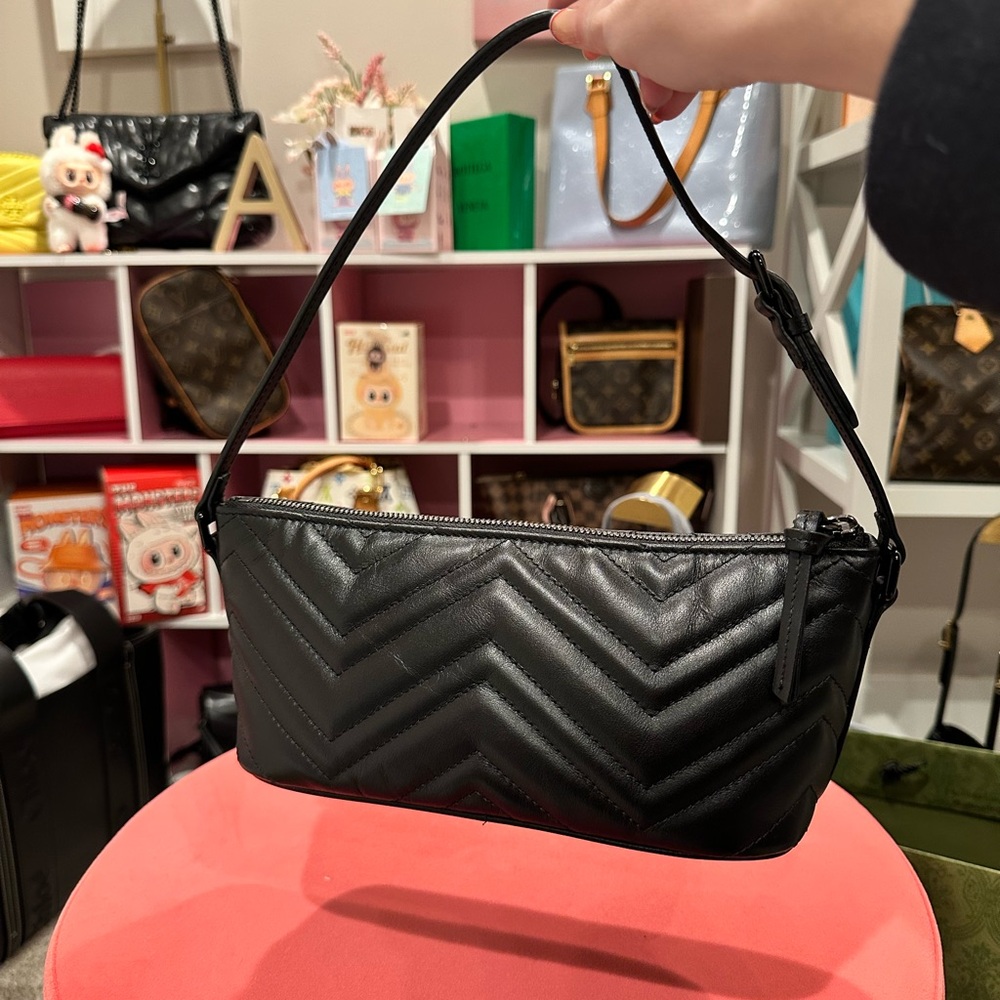 Gucci Calfskin Matelasse Chevron Monochrome GG Marmont Sling Shoulder Bag Black - Picture 4 of 16